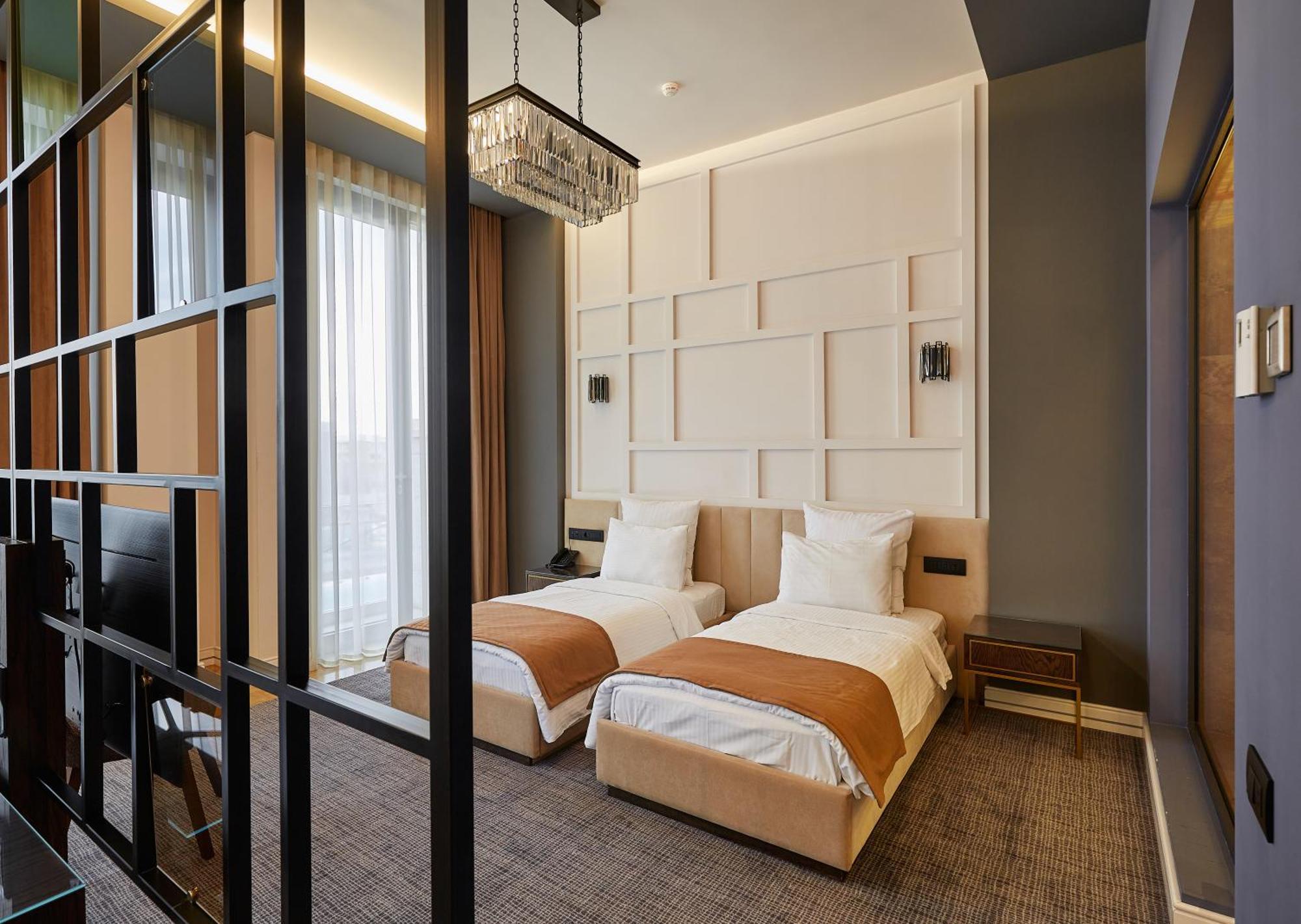 Aghababyan'S Hotel Yerevan Exterior photo A room at the hotel