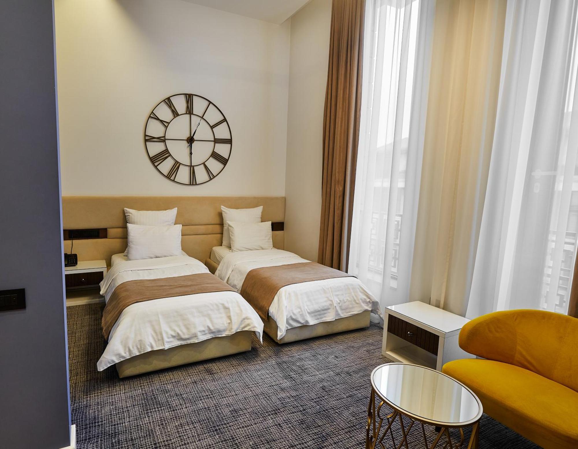 Aghababyan'S Hotel Yerevan Room photo