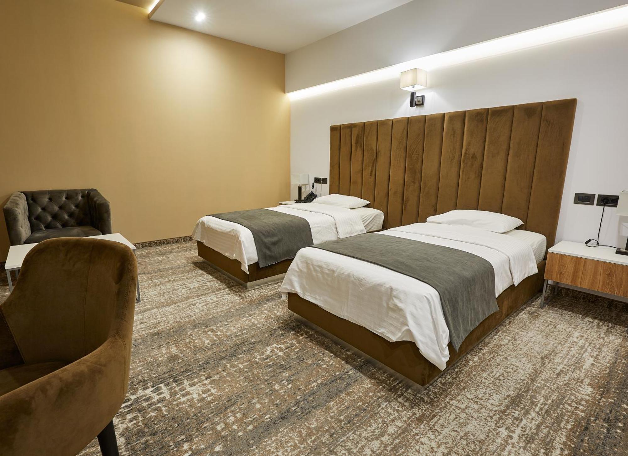 Aghababyan'S Hotel Yerevan Room photo Deluxe Room