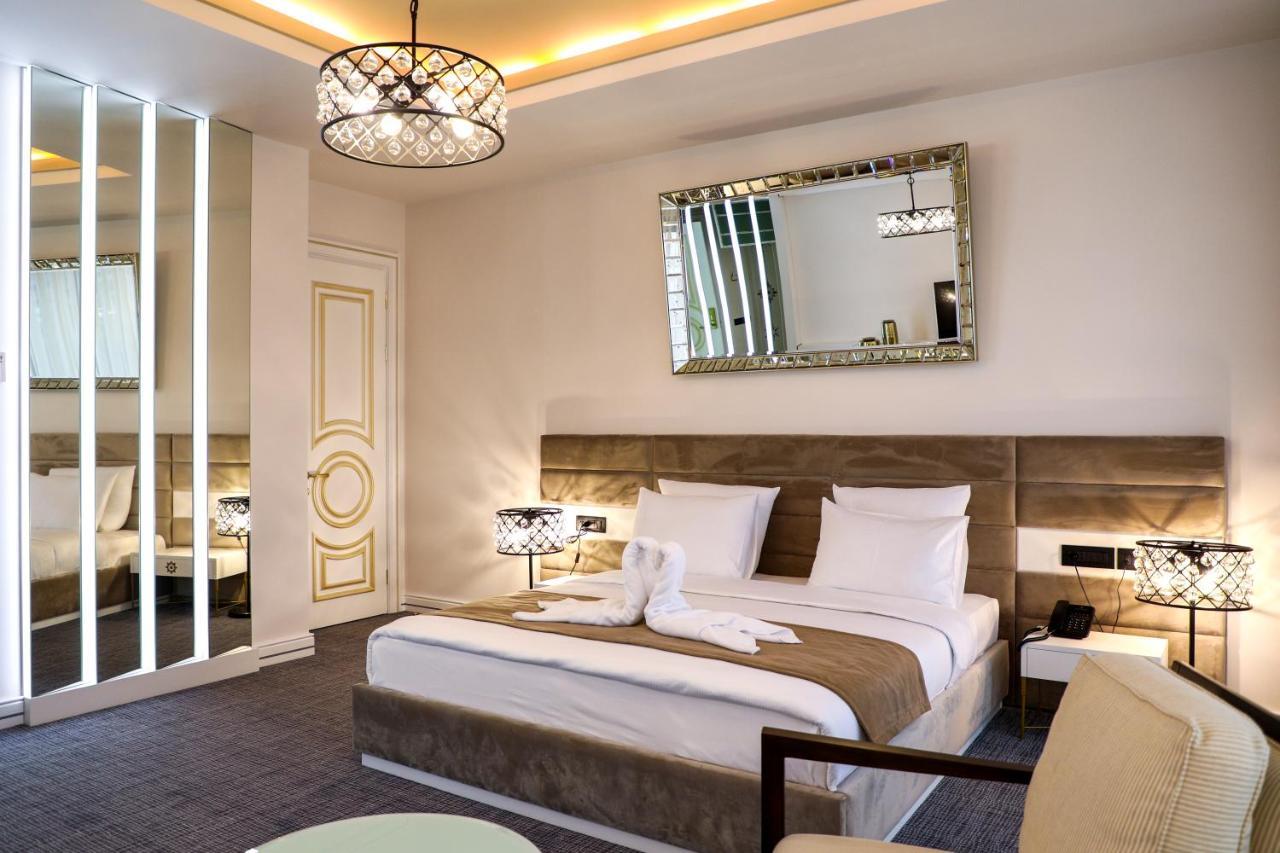 Aghababyan'S Hotel Yerevan Exterior photo A bedroom at the hotel