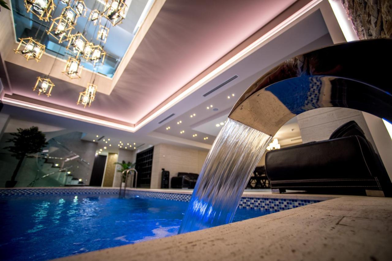 Aghababyan'S Hotel Yerevan Exterior photo The pool at the hotel