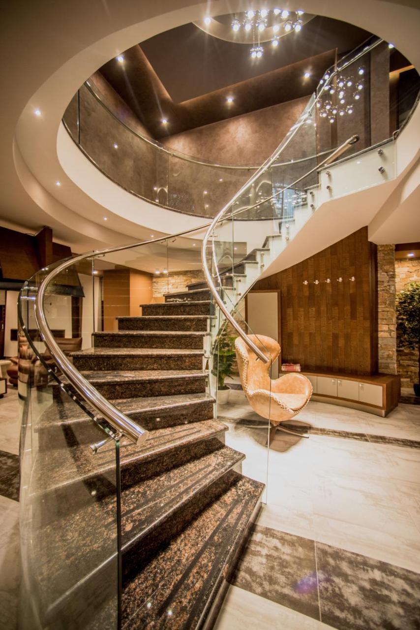 Aghababyan'S Hotel Yerevan Exterior photo The lobby of the hotel