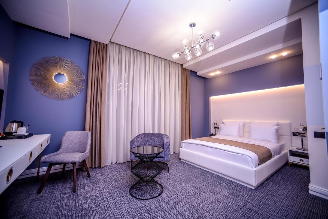 Aghababyan'S Hotel Yerevan Exterior photo Deluxe room